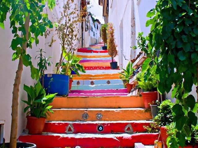 renkli kuşadası merdivenleri